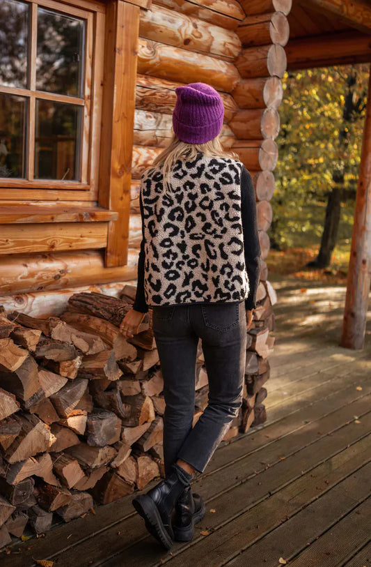 Astrid™ | The Leopard Knitted Vest