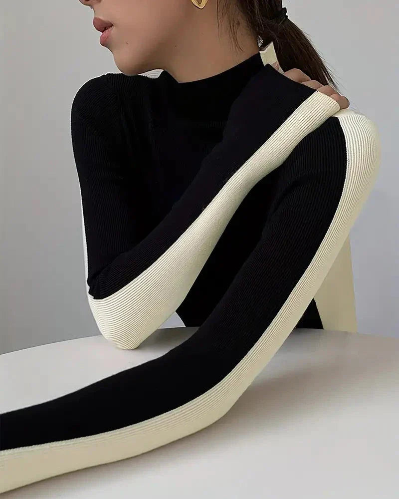 Aurelia Turtleneck