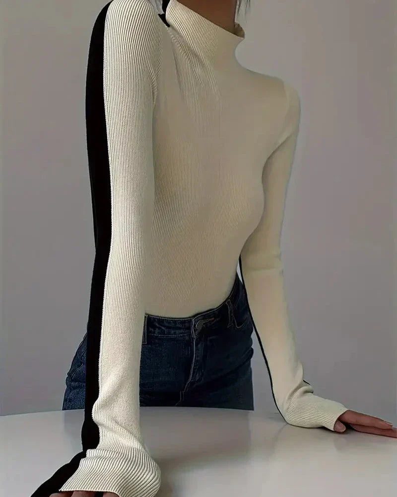 Aurelia Turtleneck