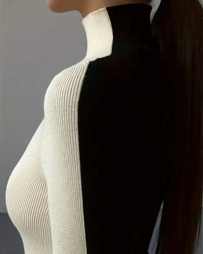Aurelia Turtleneck
